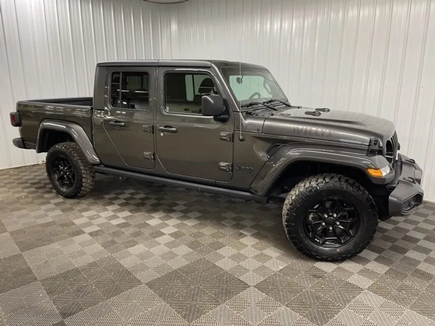 2021 Jeep Gladiator Willys photo 1