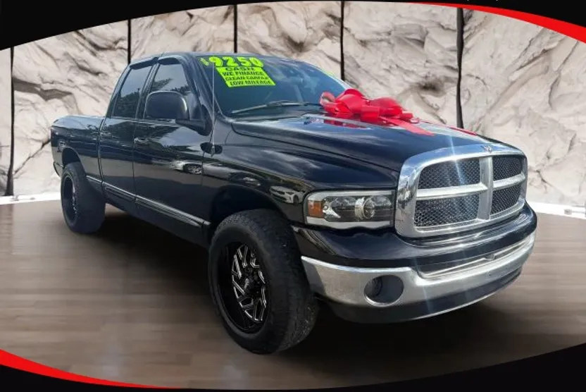 2004 Dodge Ram SLT photo 1