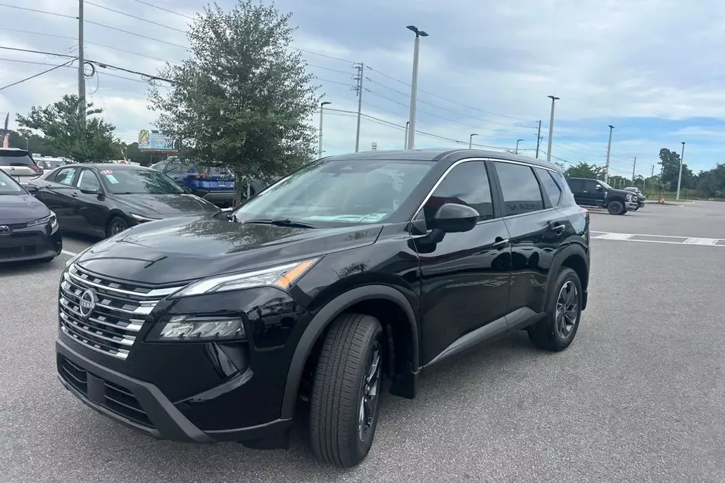 2026 Nissan Rogue SV photo 1