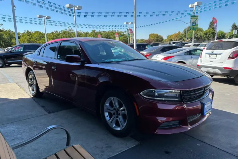 2020 Dodge Charger SXT photo 1