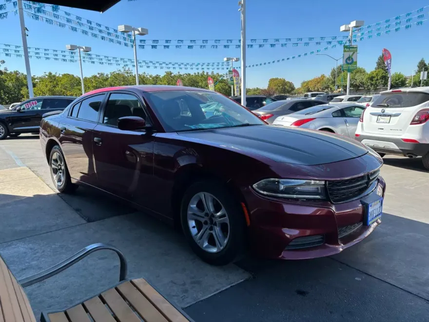 2020 Dodge Charger SXT photo 1