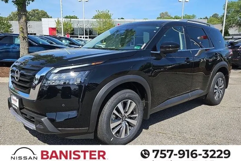 2025 Nissan Pathfinder SL photo 1