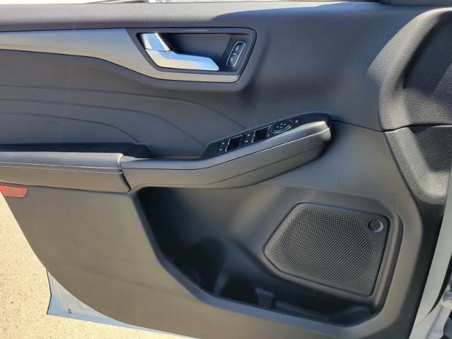2024 Ford Escape Plug-In Hybrid photo 1