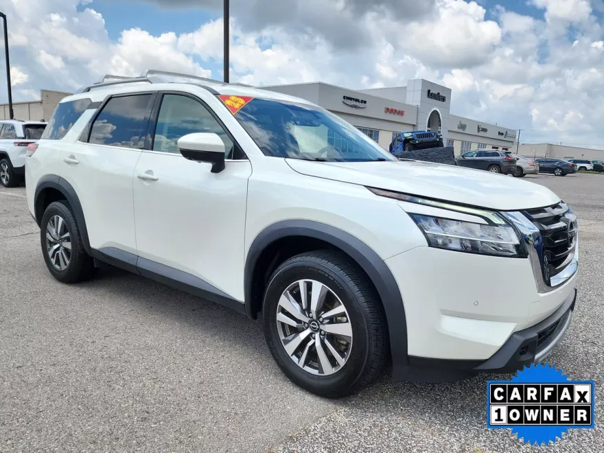2023 Nissan Pathfinder SL photo 1