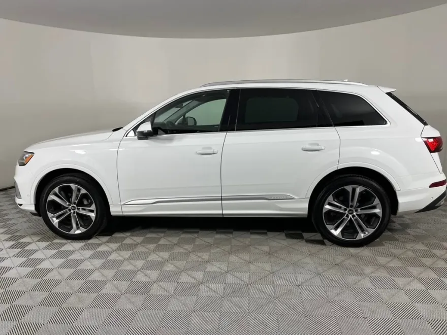 2022 Audi Q7 55 Premium Plus photo 1