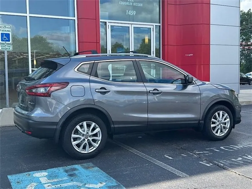 2020 Nissan Rogue Sport SV photo 1