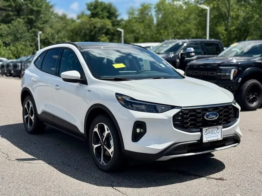 2025 Ford Escape Hybrid ST-Line Select photo 1