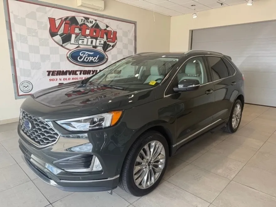 2024 Ford Edge Titanium photo 1