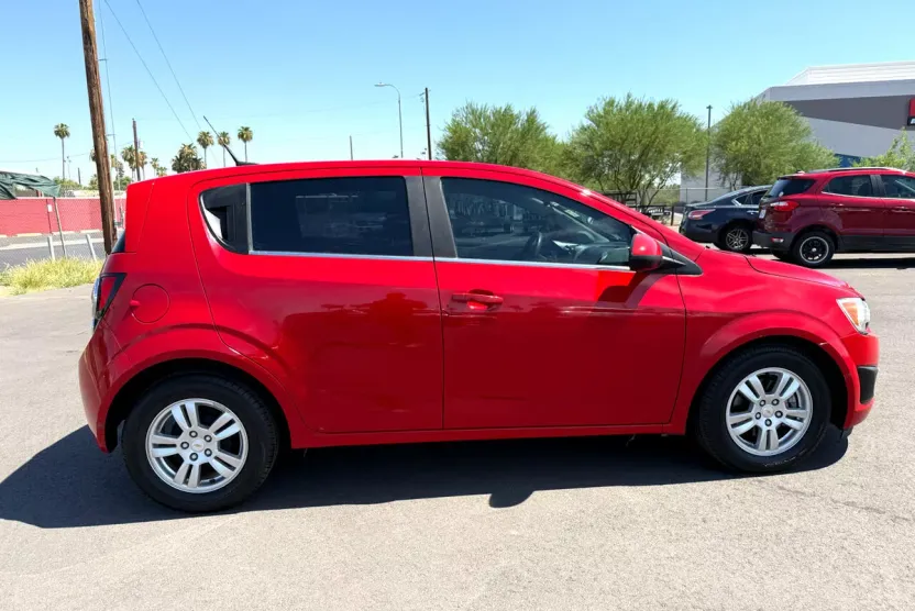 2012 Chevrolet Sonic LT photo 1