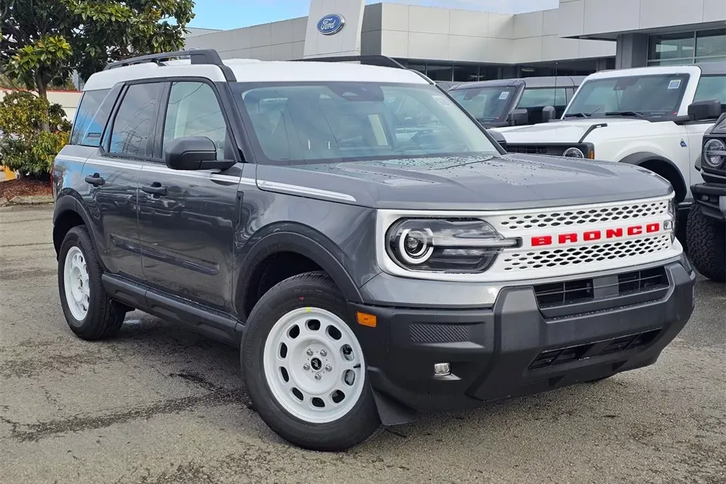 2025 Ford Bronco Sport Heritage photo 1