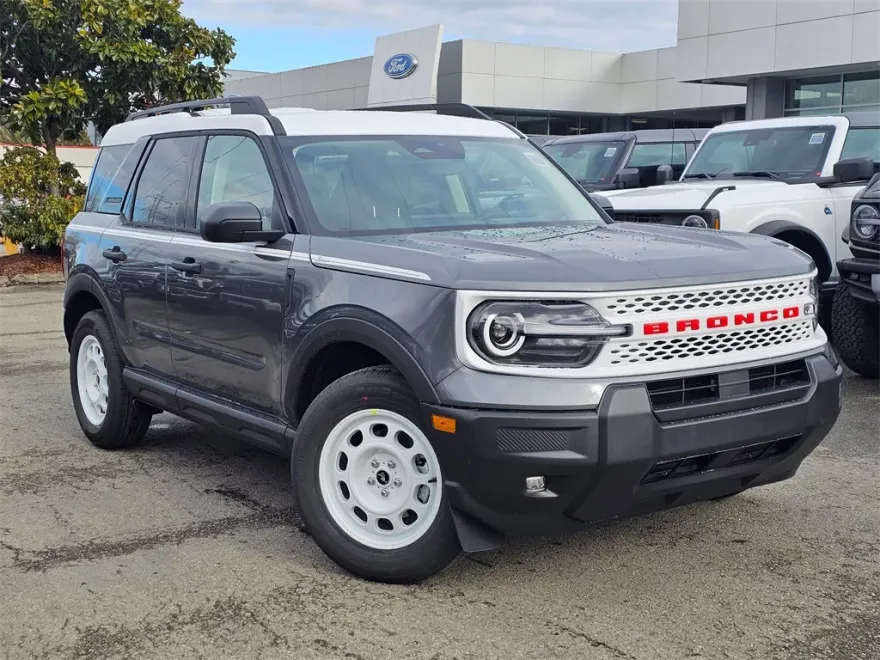 2025 Ford Bronco Sport Heritage photo 1