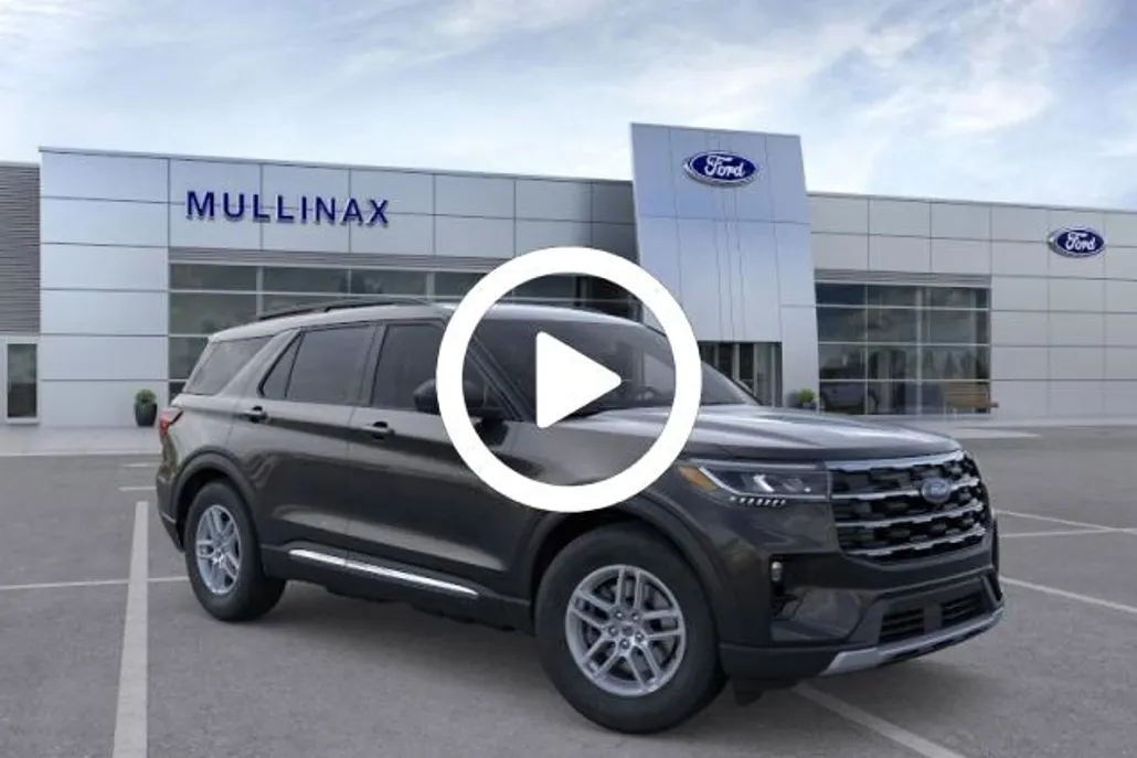 2025 Ford Explorer photo 1