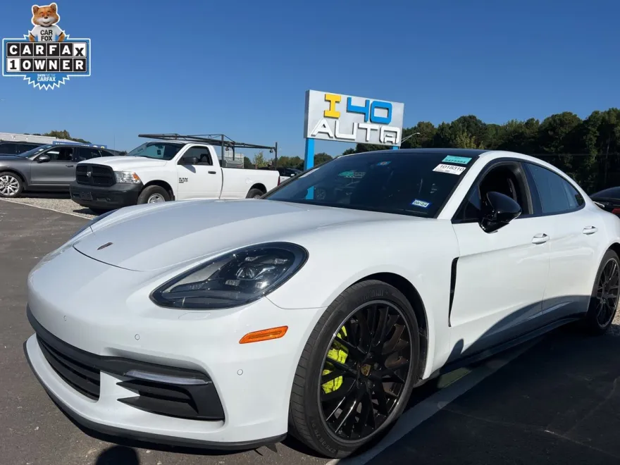 2018 Porsche Panamera Base photo 1