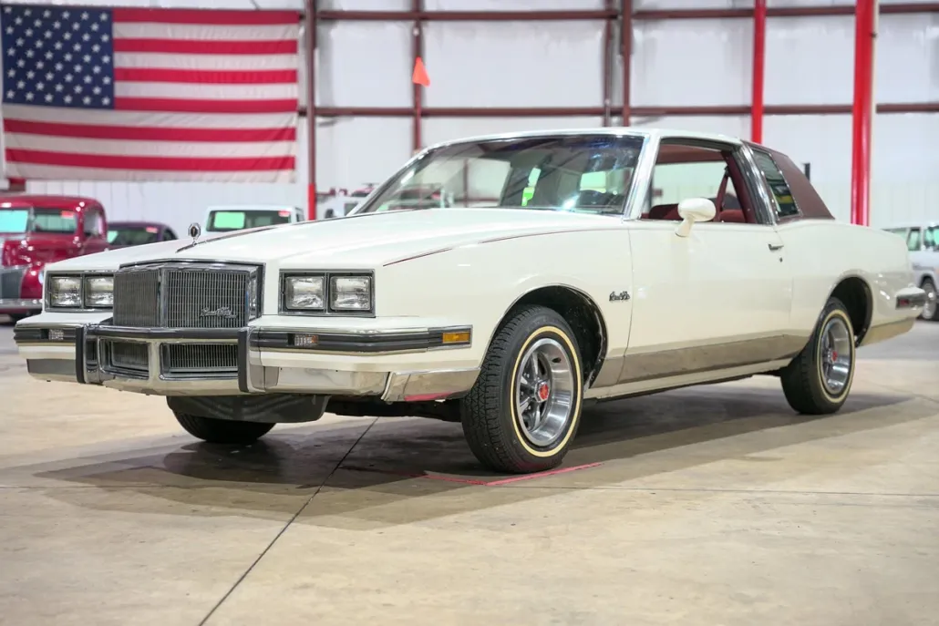 1984 Pontiac Grand Prix photo 1