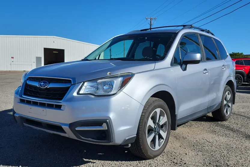 2017 Subaru Forester Premium photo 1