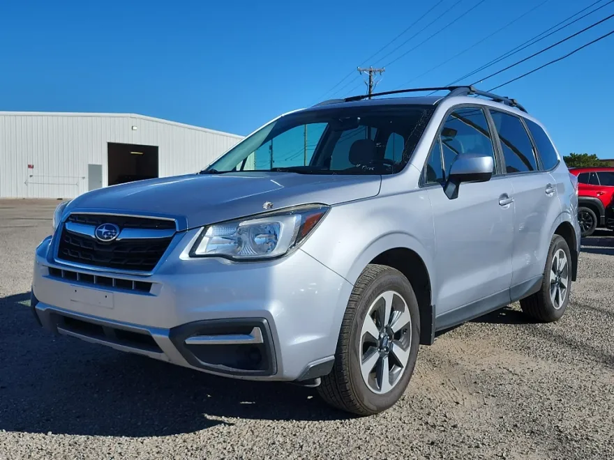 2017 Subaru Forester Premium photo 1