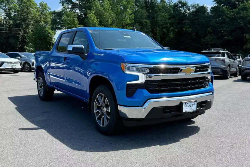 2025 Chevrolet Silverado 1500 LT photo 1