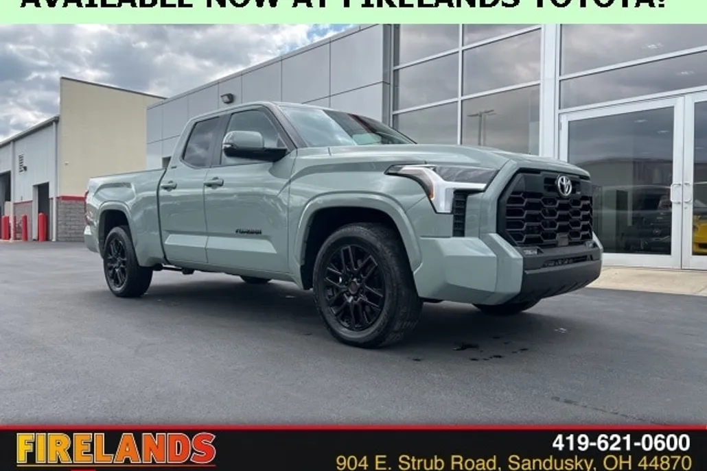 2024 Toyota Tundra SR5 photo 1