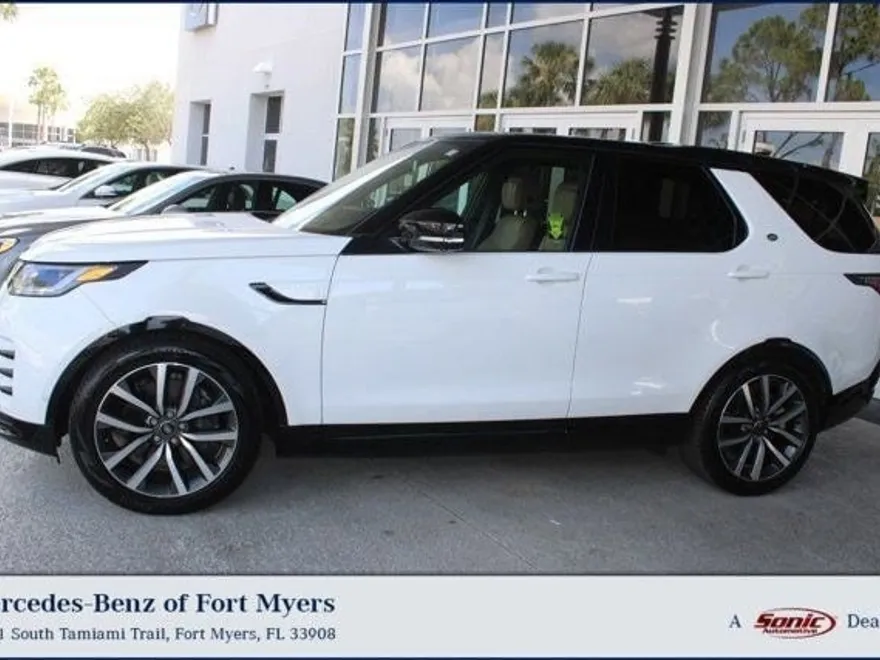2024 Land Rover Discovery P360 Dynamic SE photo 1