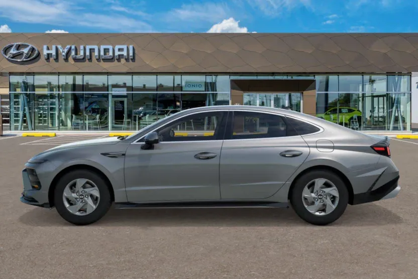 2026 Hyundai Sonata SE photo 1