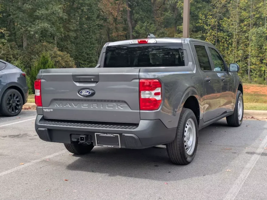 2025 Ford Maverick XL photo 1