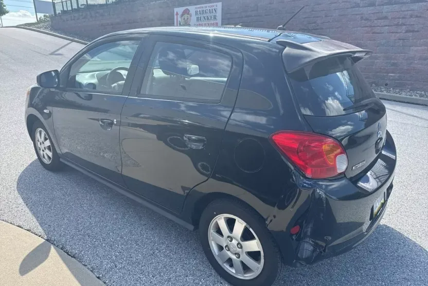2015 Mitsubishi Mirage ES photo 1