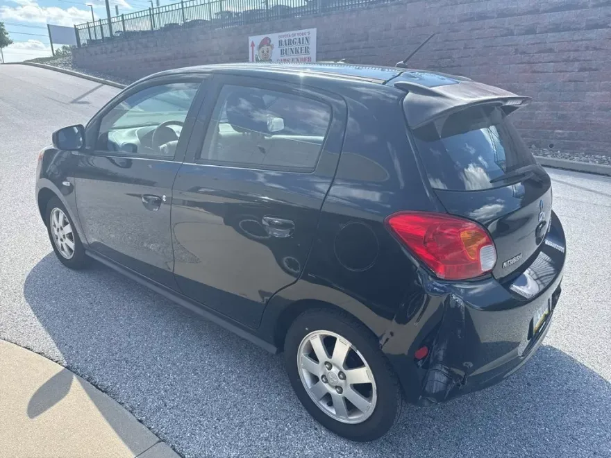 2015 Mitsubishi Mirage ES photo 1
