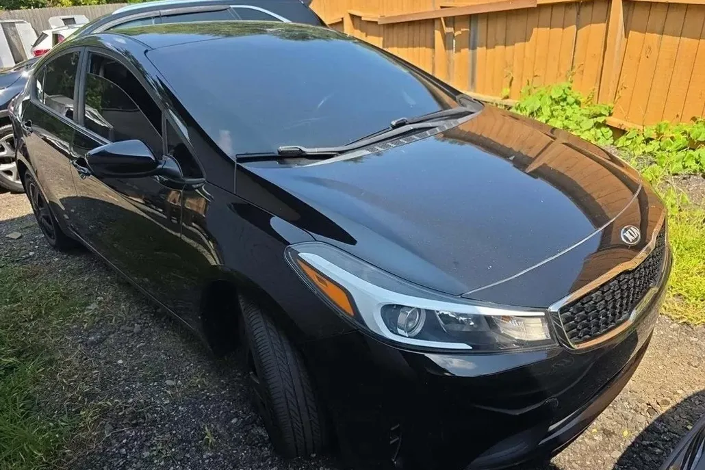 2017 Kia Forte LX Base photo 1