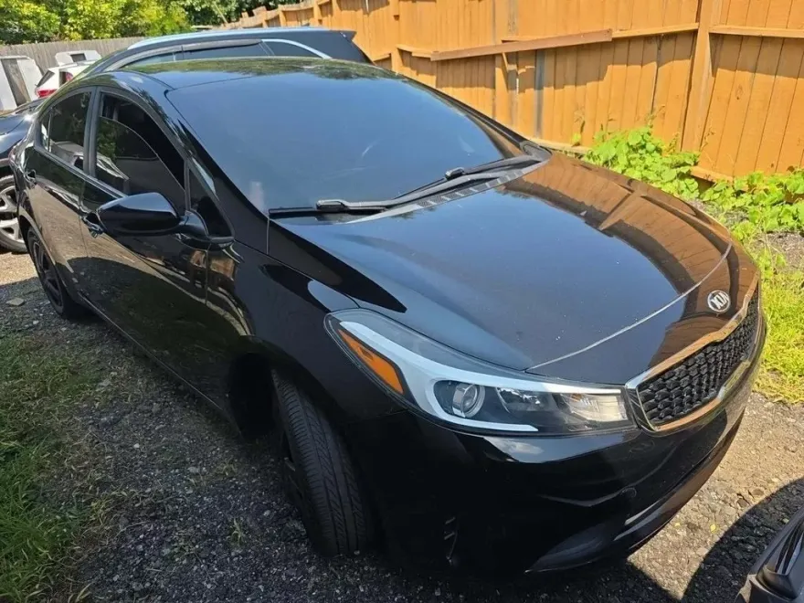 2017 Kia Forte LX Base photo 1