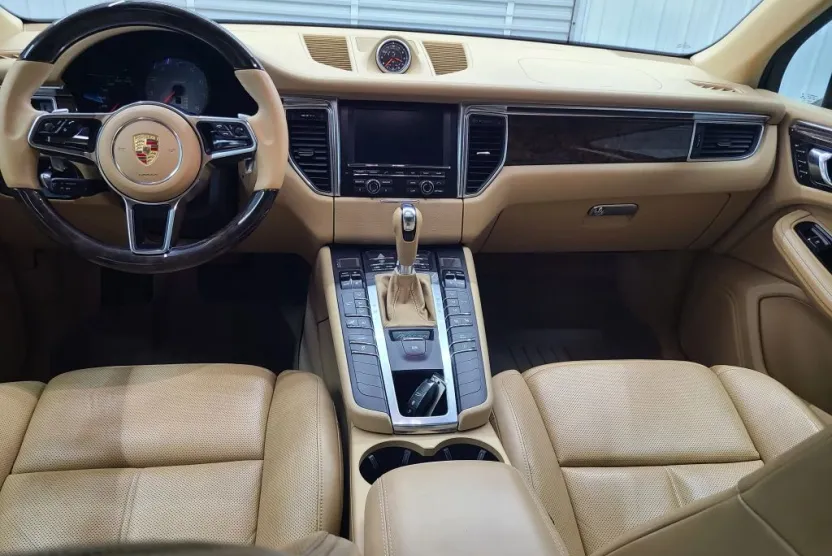 2015 Porsche Macan S photo 1