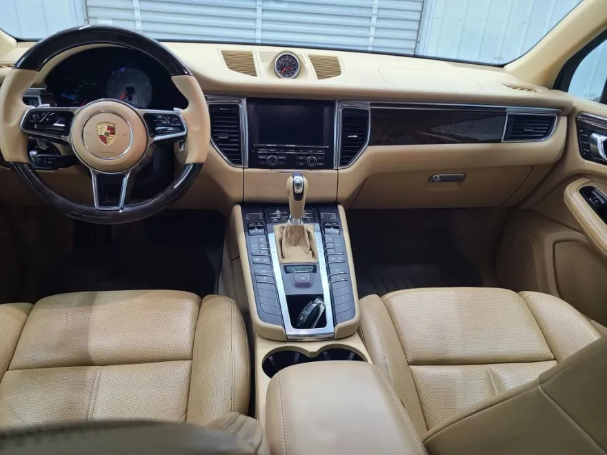 2015 Porsche Macan S photo 1