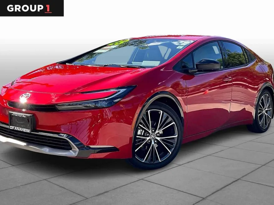 2023 Toyota Prius XLE photo 1