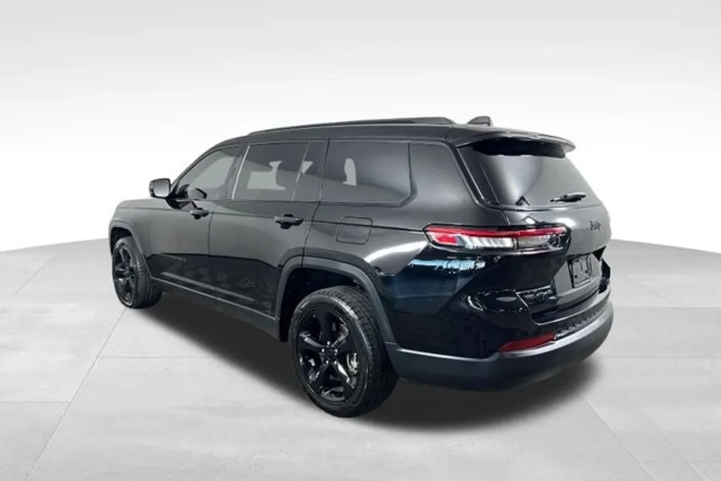 2022 Jeep Grand Cherokee Altitude photo 1