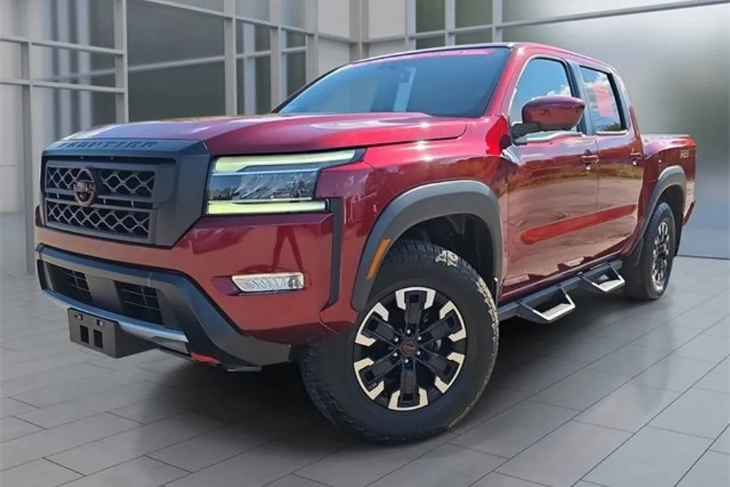 2022 Nissan Frontier PRO-4X Crew Cab photo 1