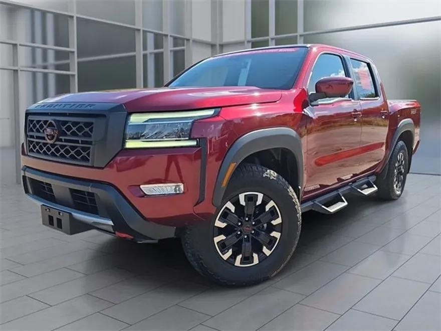 2022 Nissan Frontier PRO-4X Crew Cab photo 1