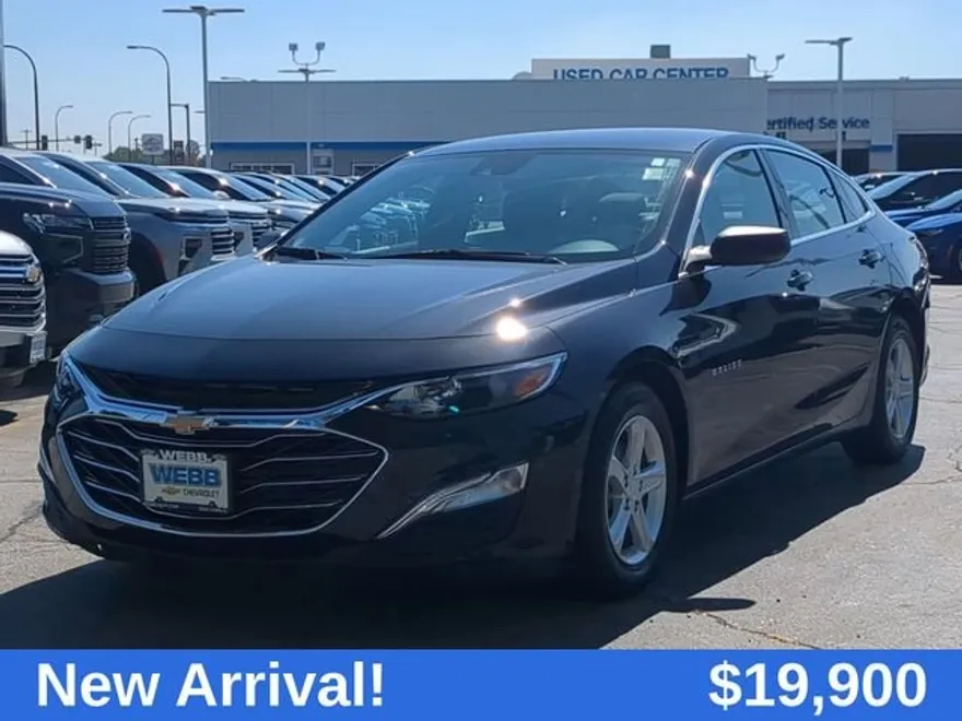 2023 Chevrolet Malibu LS photo 1