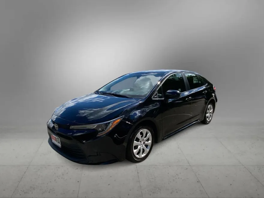 2024 Toyota Corolla LE photo 1