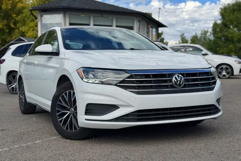 2019 Volkswagen Jetta SE R-Line photo 1
