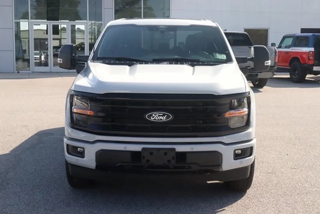 2024 Ford F-150 XLT photo 1