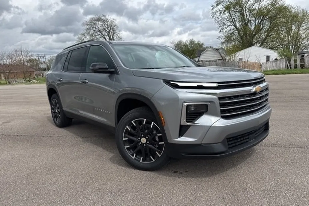 2025 Chevrolet Traverse 1LT photo 1