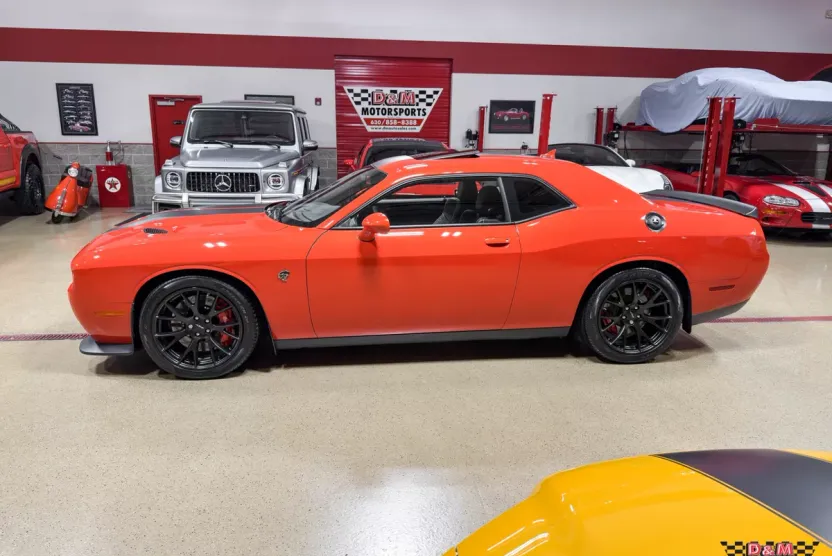 2016 Dodge Challenger SRT8 Hellcat photo 1