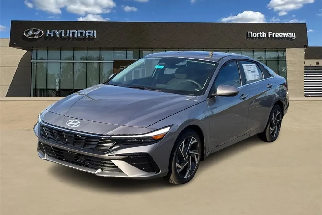 2025 Hyundai Elantra SEL Convenience photo 1