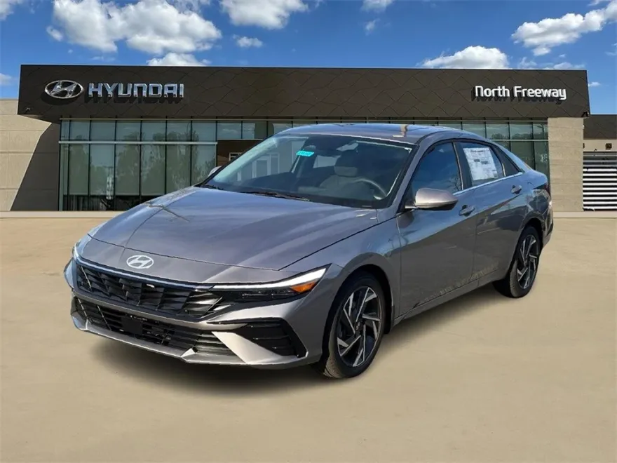 2025 Hyundai Elantra SEL Convenience photo 1