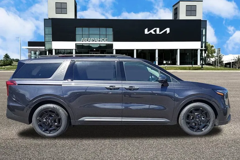 2025 Kia Carnival SX Prestige photo 1