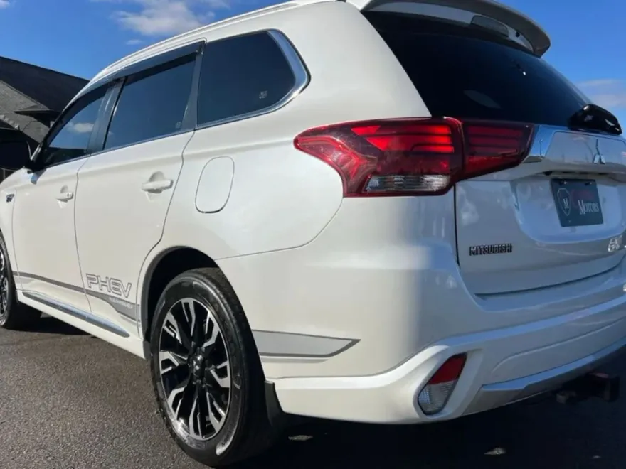 2018 Mitsubishi Outlander PHEV SEL photo 1