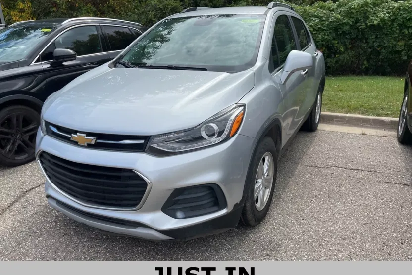 2017 Chevrolet Trax LT photo 1
