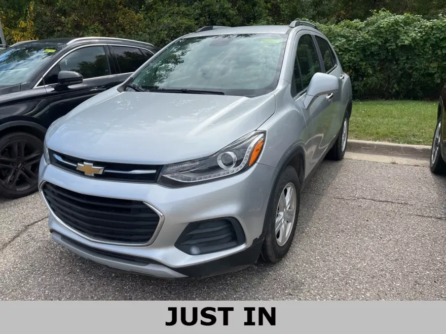2017 Chevrolet Trax LT photo 1