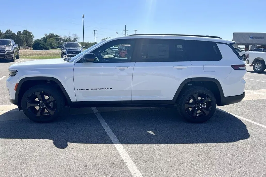 2025 Jeep Grand Cherokee Limited photo 1