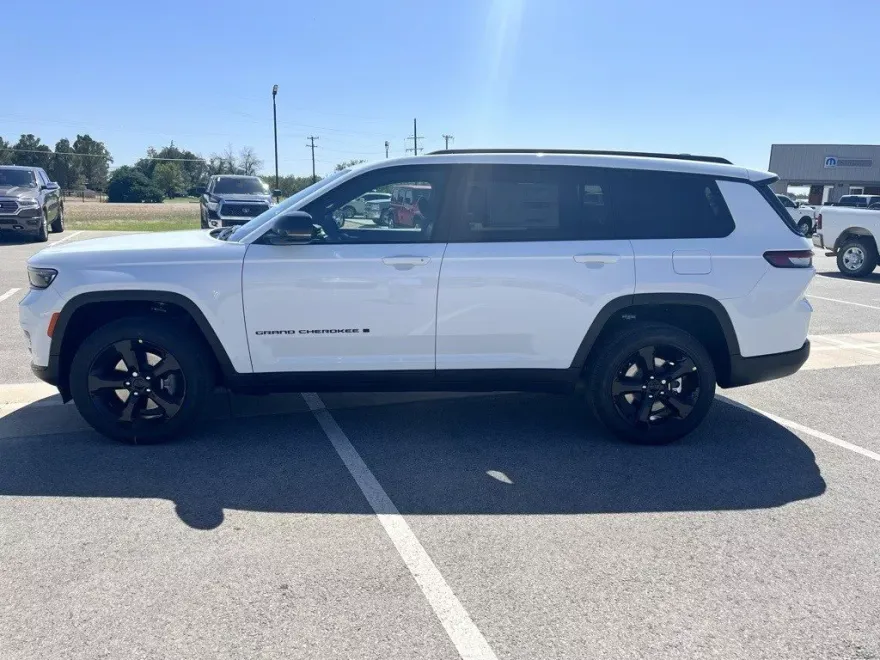 2025 Jeep Grand Cherokee Limited photo 1