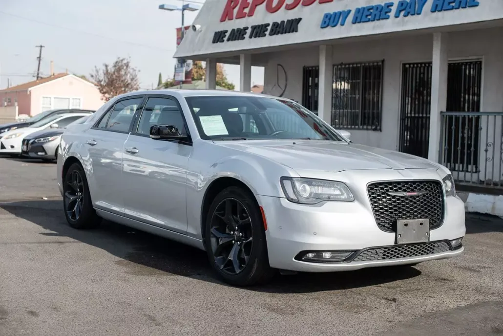 2022 Chrysler 300 photo 1